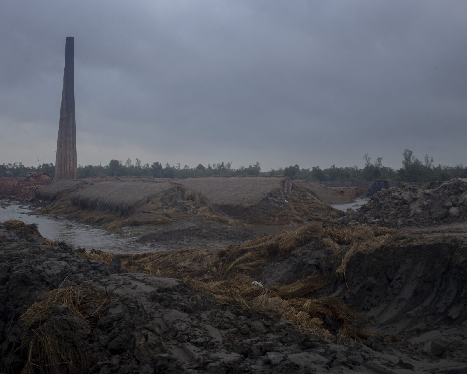 The dam over the Thakuran river broke, flooding and drowning everything in sight