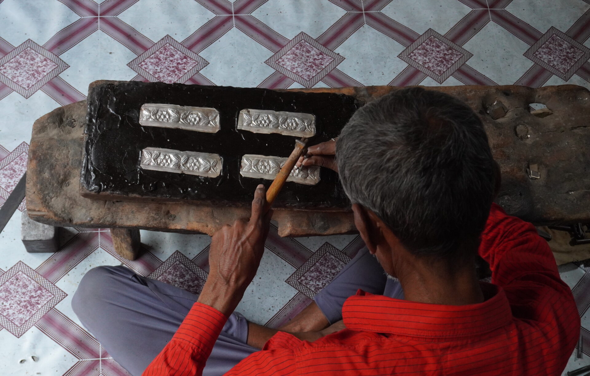 Naqqashi Work and the art of making the ‘Chaandi ki Chappal’ - SPRF